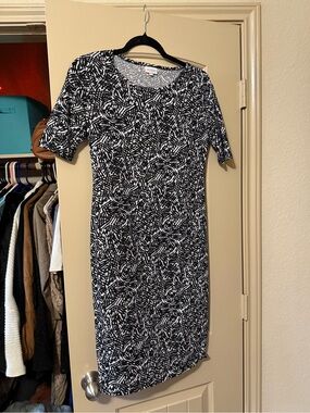 LuLaRoe Julia Dress XS Black White Abstract Print Stretch Knit Midi Dress